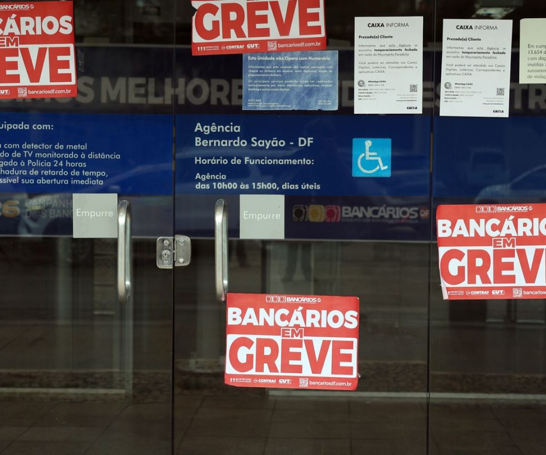 Bancários rejeitam proposta da Caixa e mantêm greve nacional