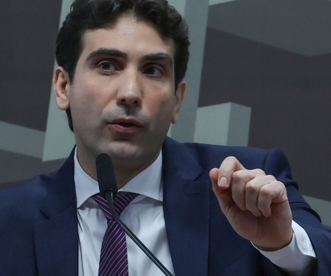 Galípolo critica empresas que pressionam para usar FGC