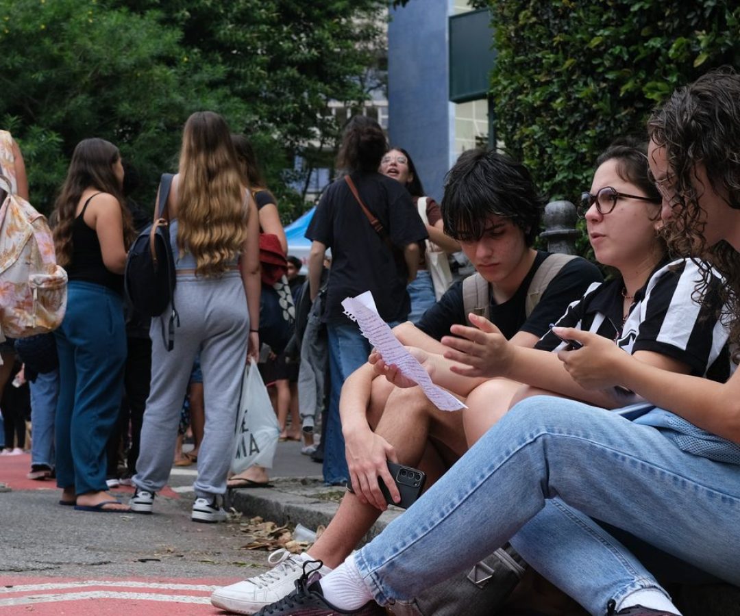 Saeb 2025: Brasil recupera nível pré-pandemia, mas ainda tem gargalos