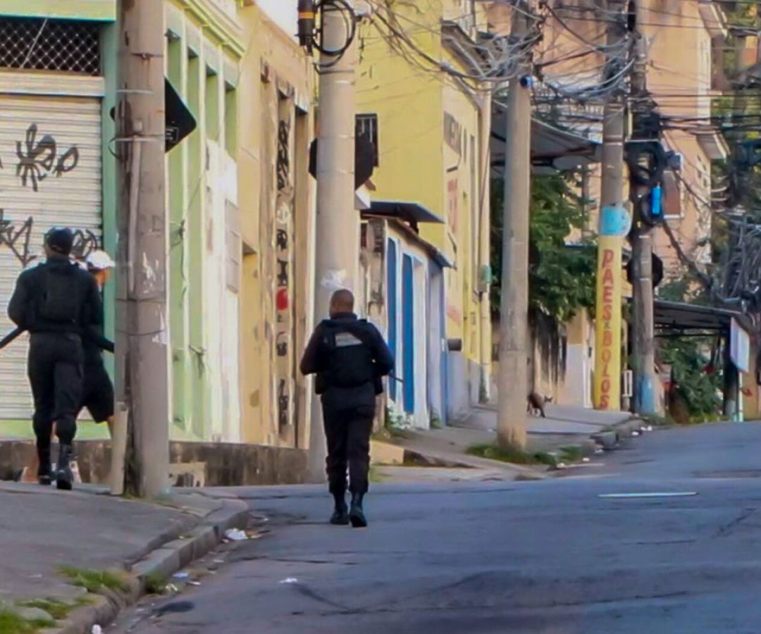 PM do RJ prende 13 em ação contra Comando Vermelho; 4 morreram