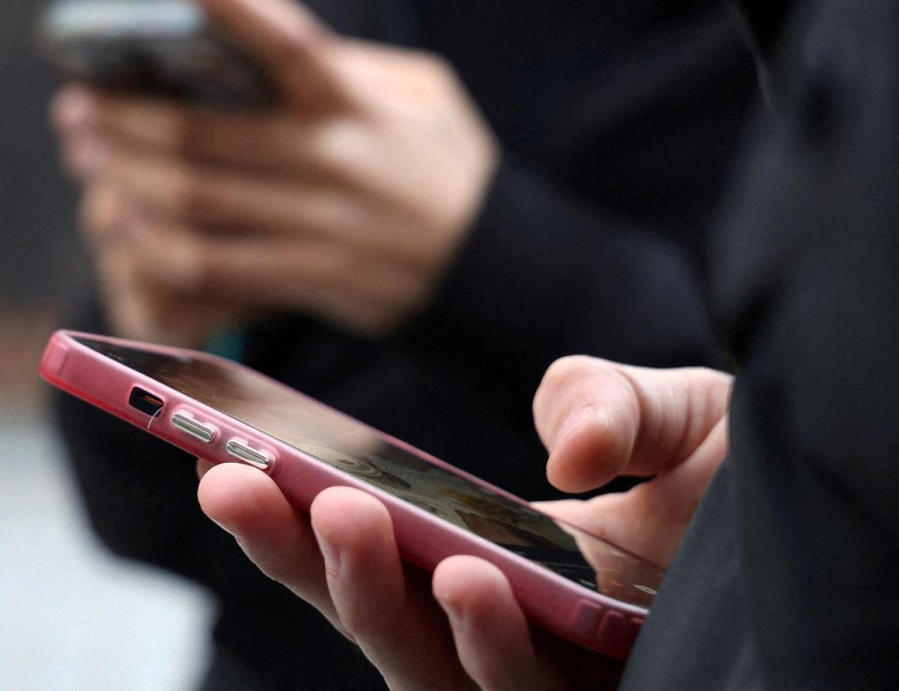 Jovem cria plataforma para ajudar nova geração de eleitores nas urnas