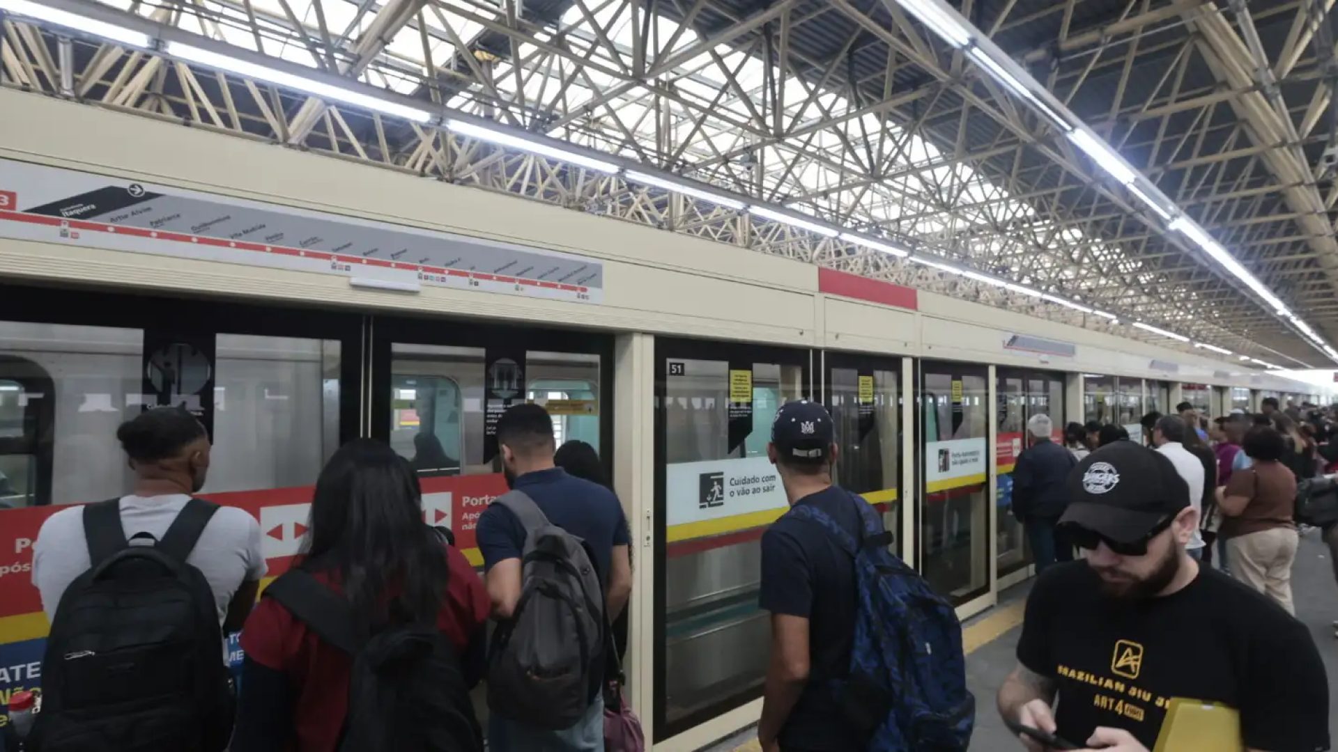 Governo de SP diz que não haverá demissões de funcionários da CPTM