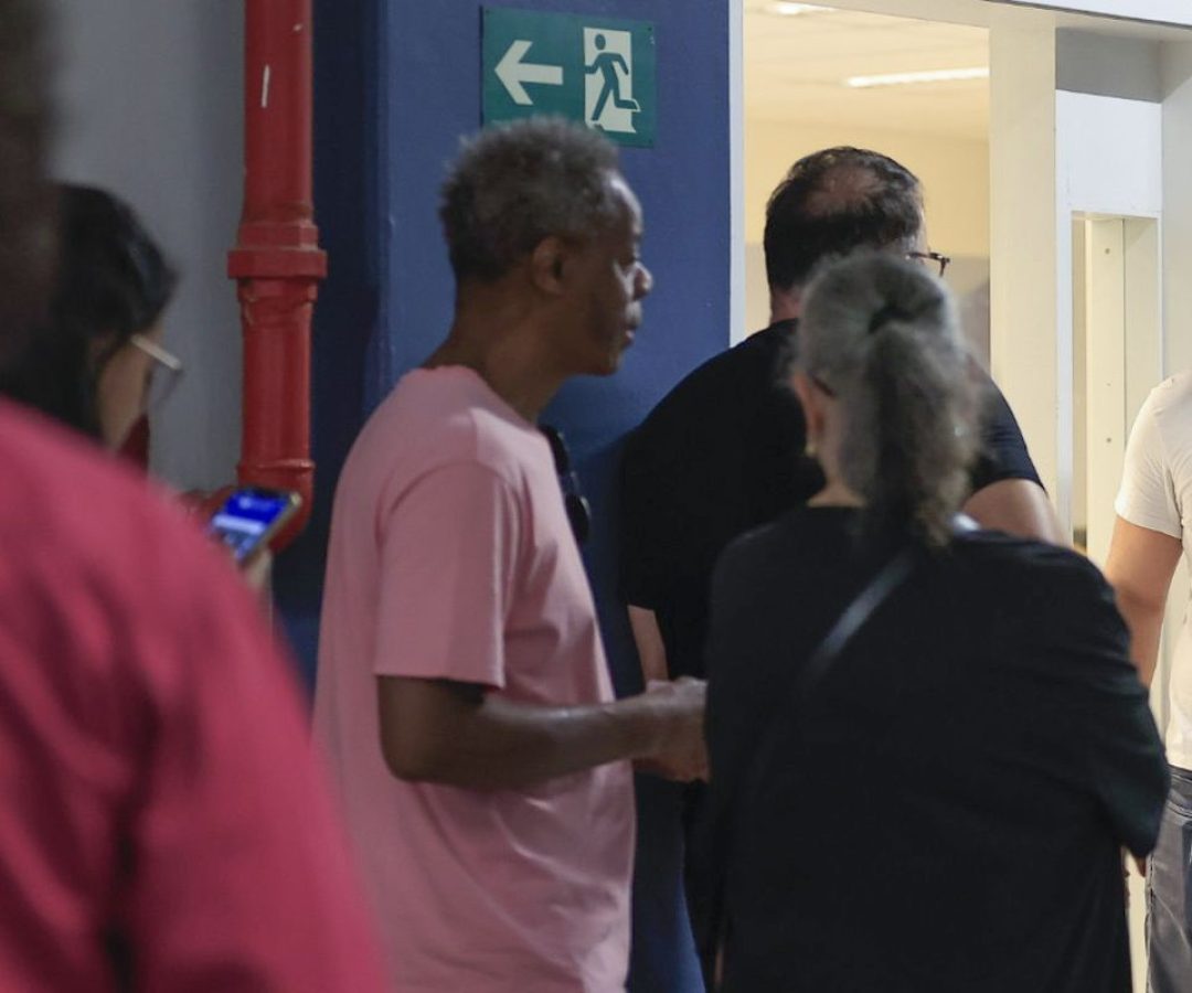 Eleitores têm até as 17h para escolher candidatos