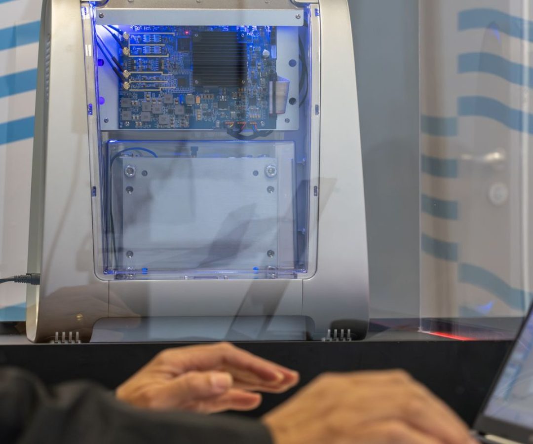Novo computador quântico educacional passa a ser usado no Senai