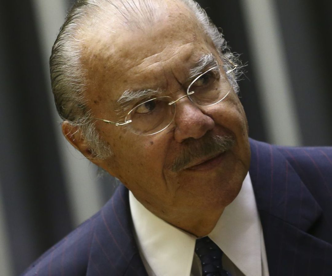 Ex-presidente José Sarney segue internado em hospital de São Paulo