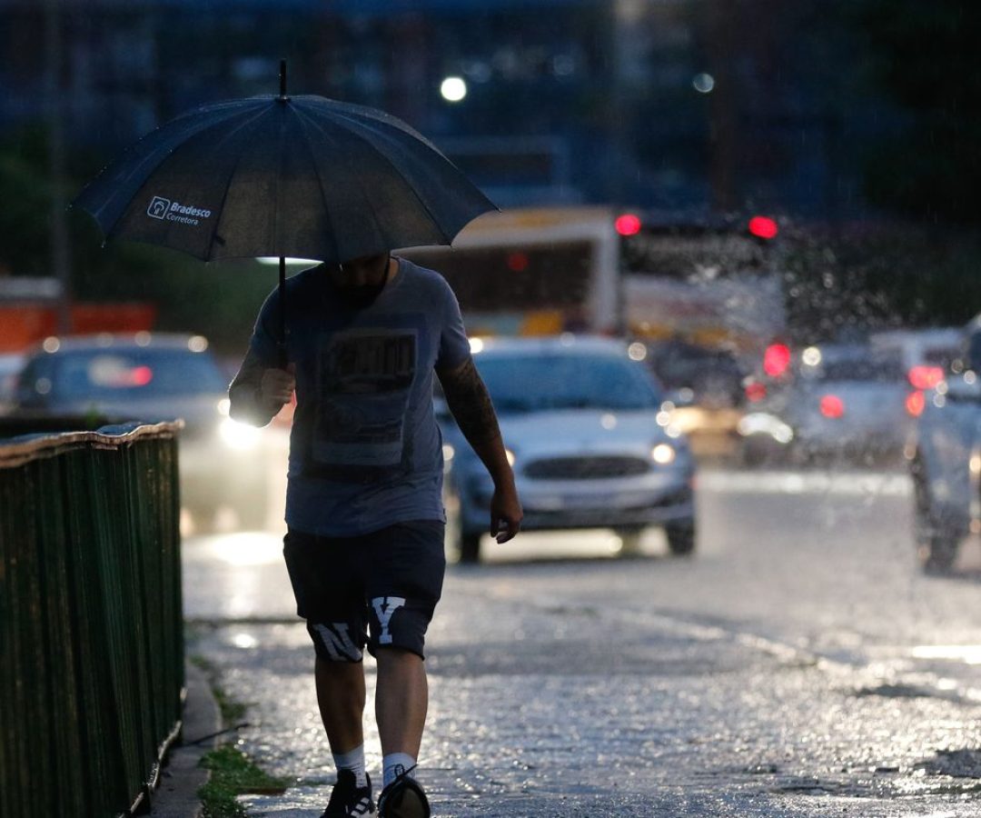 Inmet prevê final de semana de chuvas nas regiões Sul e Sudeste