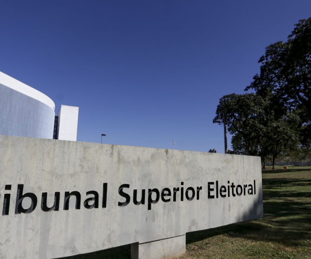 TSE cria conselho para monitorar desinformação e IA nas eleições