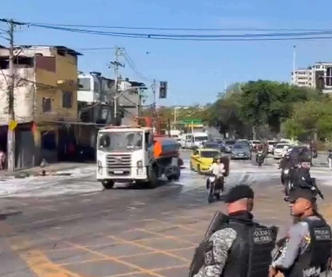 Manifestações contra ação da polícia bloqueiam vias do Rio