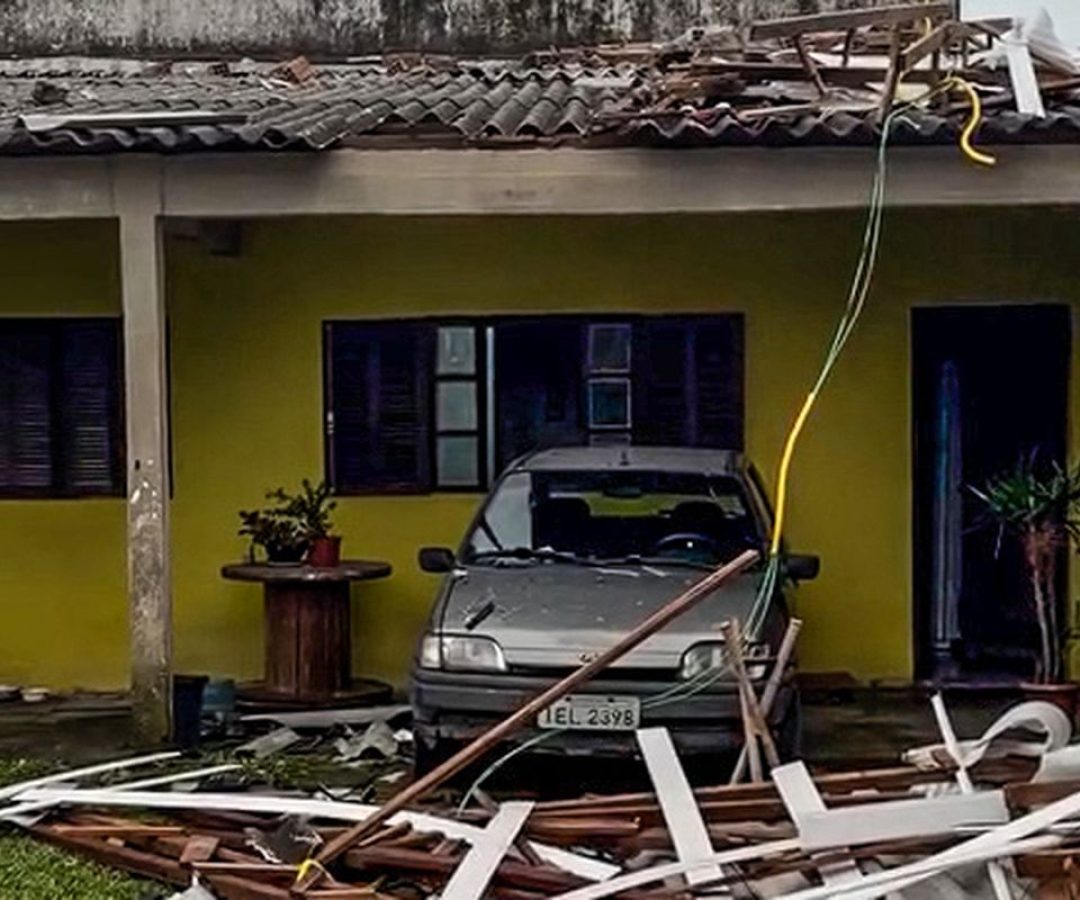 Quatro pessoas estão desaparecidas no RS após temporal