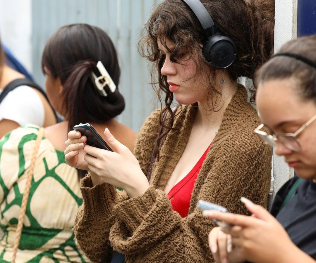 Desigualdades marcam formalização do trabalho entre jovens brasileiros