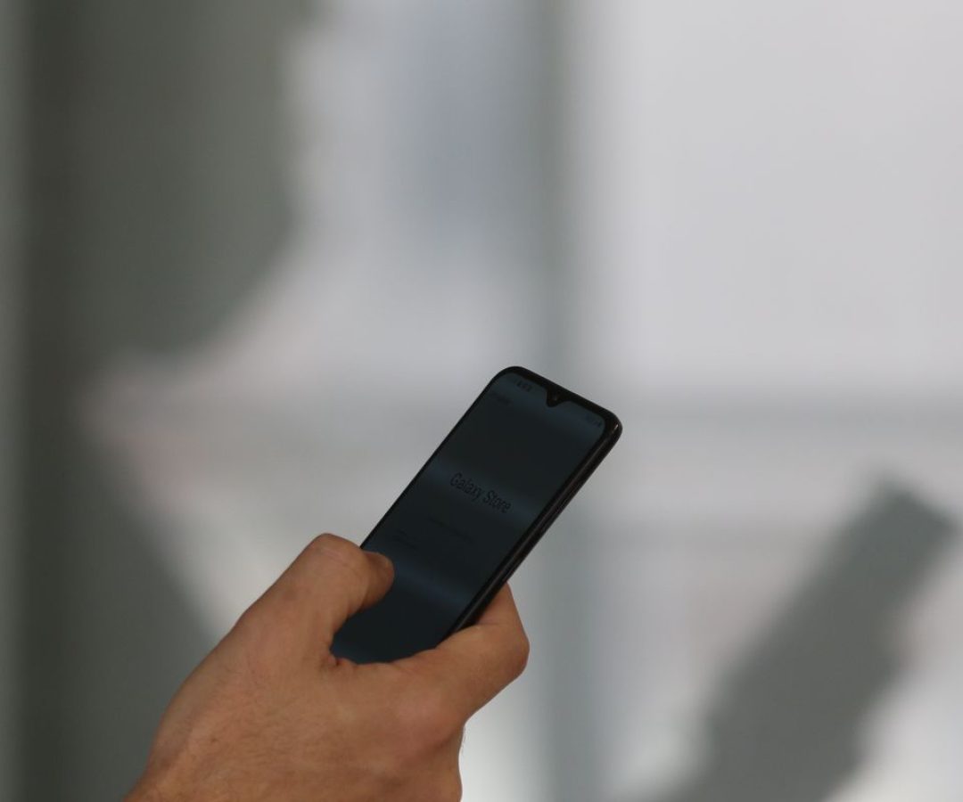 Mais de 830 mil celulares foram subtraídos em 2025, aponta relatório